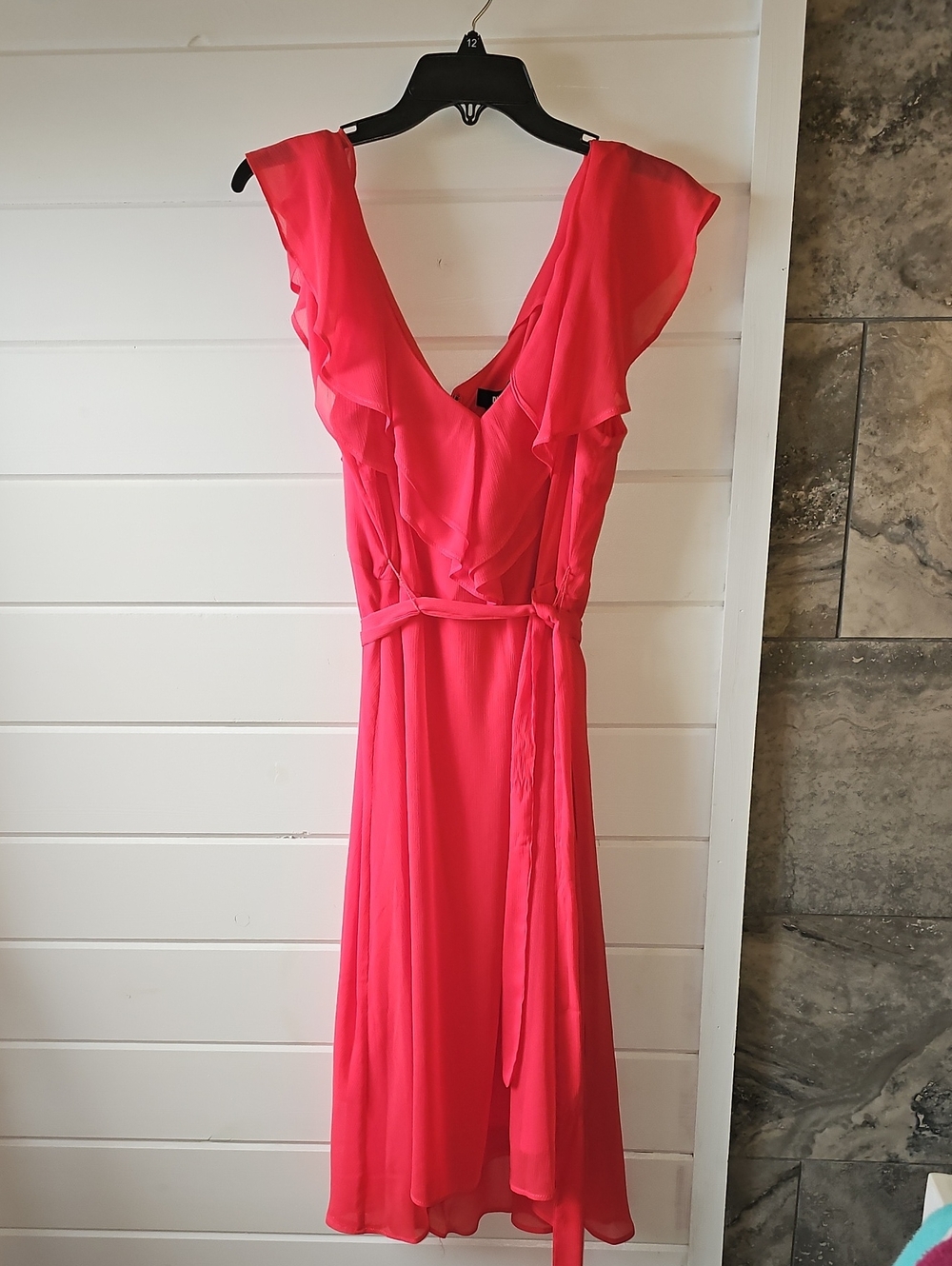 DKNY NWT Coral Ruffle V-Neck Midi Dress